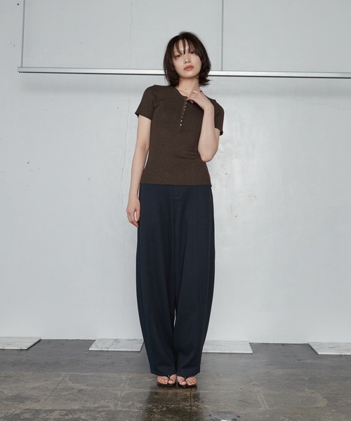 OFROOM（オフルーム）の「Sweat Like Curve Pants｜スウェットライクカーブパンツ（スウェットパンツ・レディース・ブラック/ベージュ/ネイビー/ブラウン/アイボリー・FREE）」の17枚目の写真