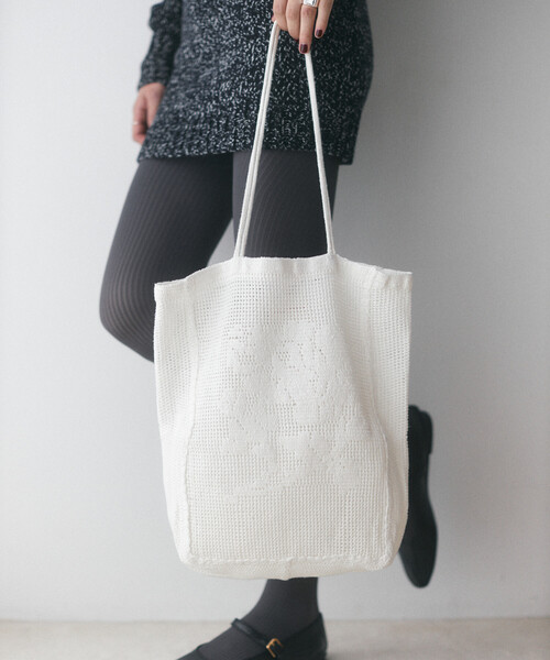 Nananita(ナナニータ)の「nananita/ナナニータ ROSE CROCHET BAG【限定展開】/ ローズクロシェバッグ(ショルダーバッグ・レディース・ブラウン/ブラック/ホワイト・ONE SIZE)」の1枚目の写真