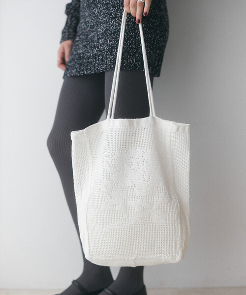 Nananita(ナナニータ)の「nananita/ナナニータ ROSE CROCHET BAG【限定展開】/ ローズクロシェバッグ(ショルダーバッグ・レディース・ブラウン/ブラック/ホワイト・ONE SIZE)」の6枚目の写真