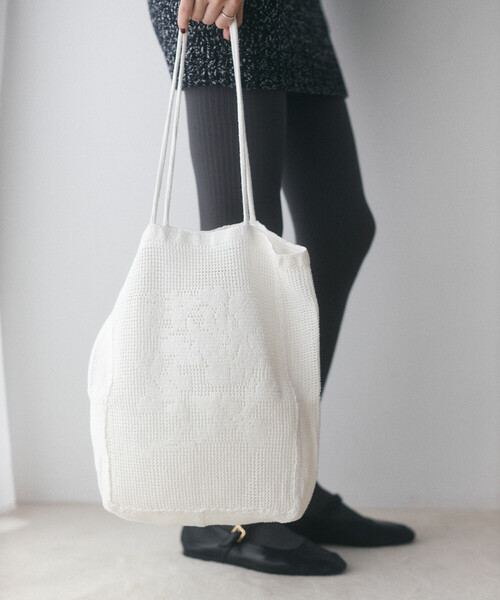 Nananita(ナナニータ)の「nananita/ナナニータ ROSE CROCHET BAG【限定展開】/ ローズクロシェバッグ(ショルダーバッグ・レディース・ブラウン/ブラック/ホワイト・ONE SIZE)」の8枚目の写真