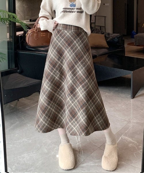 AMAJI（アマジ）の「チェック柄 ウール混 ミモレ丈スカート（スカート・レディース・ブラウン/ブラック・LARGE/X-LARGE）」の3枚目の写真