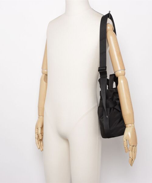 OUTDOOR PRODUCTS(アウトドアプロダクツ)の「【OUTDOOR PRODUCTS / アウトドアプロダクツ】2way Belt Tote Bag / ナイロン ベルト ミニトートバッグ(トートバッグ・レディース・ブラック/シルバー/アイボリー・FREE)」の7枚目の写真