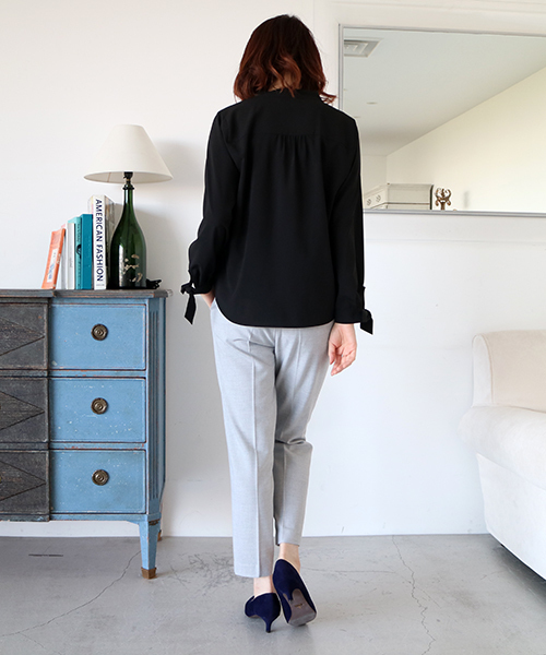 N.(N. Natural Beauty Basic)(エヌエヌナチュラルビューティーベーシック)の「ウォームアップセンタープレスパンツ(その他パンツ・レディース・ホワイト/ブラック/グレー/ベージュ・MEDIUM/SMALL)」の16枚目の写真