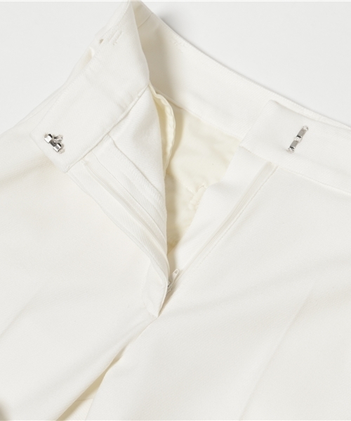 N.(N. Natural Beauty Basic)(エヌエヌナチュラルビューティーベーシック)の「ウォームアップセンタープレスパンツ(その他パンツ・レディース・ホワイト/ブラック/グレー/ベージュ・MEDIUM/SMALL)」の12枚目の写真