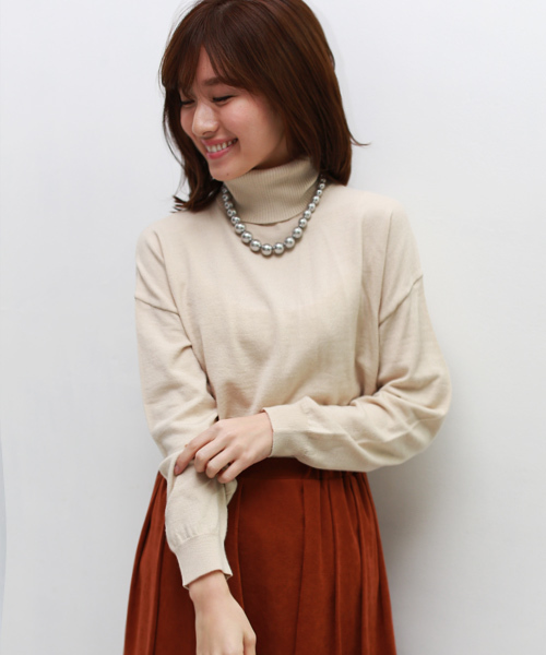 REAL CUBE（リアルキューブ）の「冬素材なのに洗える！ウォッシャブルウールタートルネックニット（ニット/セーター・レディース・ワイン/ブラック/ベージュ/オフホワイト/グレー・40/42/36/38）」の5枚目の写真