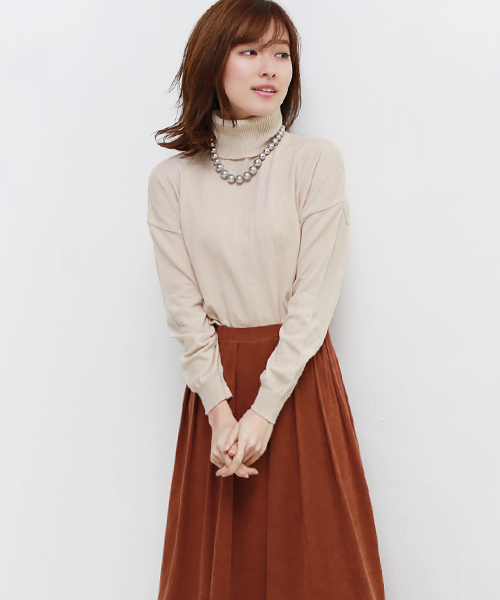 REAL CUBE（リアルキューブ）の「冬素材なのに洗える！ウォッシャブルウールタートルネックニット（ニット/セーター・レディース・ワイン/ブラック/ベージュ/オフホワイト/グレー・40/42/36/38）」の15枚目の写真