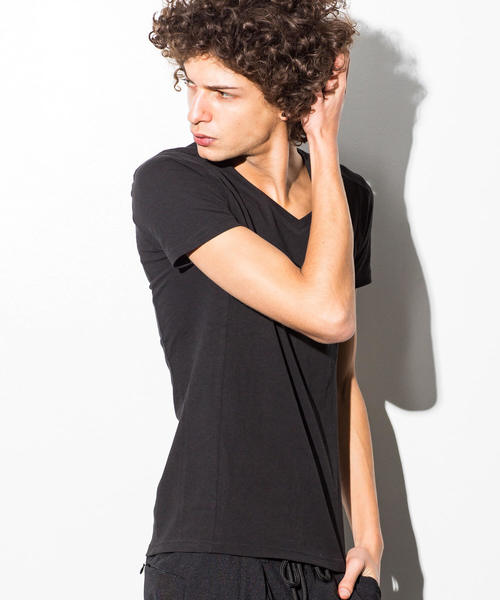 AKM Contemporary（エイケイエムコンテンポラリー）の「AKM Contemporary(エイケイエムコンテンポラリー)ラインストーンロゴVネックTシャツ（Tシャツ/カットソー・メンズ・ホワイト/ブラック/ネイビー・LARGE/MEDIUM/X-LARGE/SMALL）」の5枚目の写真