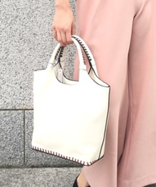 Casselini(キャセリーニ)の「【Le Vernis(ルベルニ)】かがりトートバッグ(トートバッグ・レディース・ホワイト/ネイビー・フリ-)」の2枚目の写真
