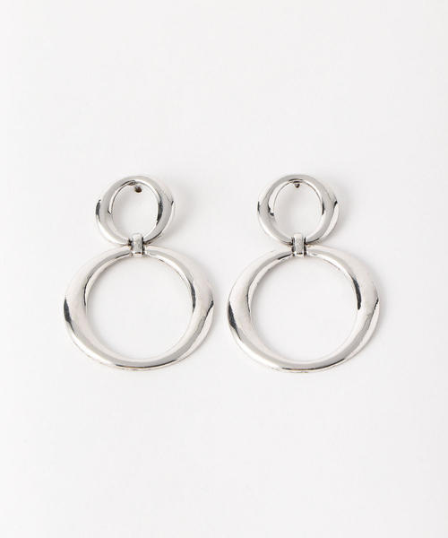 green label relaxing（グリーンレーベルリラクシング）の「FM Wメタルリング ピアス（ピアス（両耳用）・レディース・ゴールド/シルバー・FREE）」の2枚目の写真