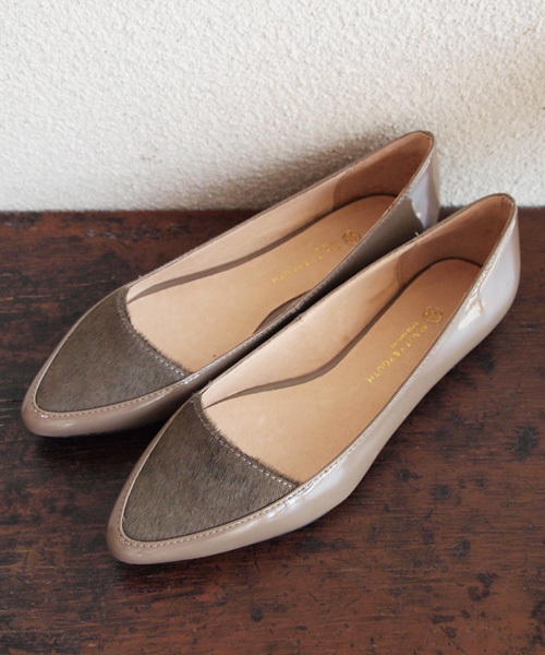 BEAUTY&YOUTH UNITED ARROWS(ビューティーアンドユースユナイテッドアローズ)の「BYTF ∵エナメルヘアーコンビポインテッドフラットシューズ ◆§4(その他シューズ・レディース・ブラック/ブラウン・36/36.5/37/37.5/38)」の3枚目の写真