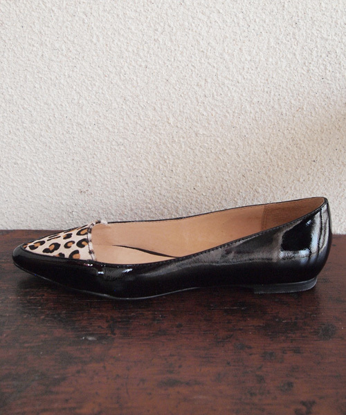 BEAUTY&YOUTH UNITED ARROWS(ビューティーアンドユースユナイテッドアローズ)の「BYTF ∵エナメルヘアーコンビポインテッドフラットシューズ ◆§4(その他シューズ・レディース・ブラック/ブラウン・36/36.5/37/37.5/38)」の4枚目の写真