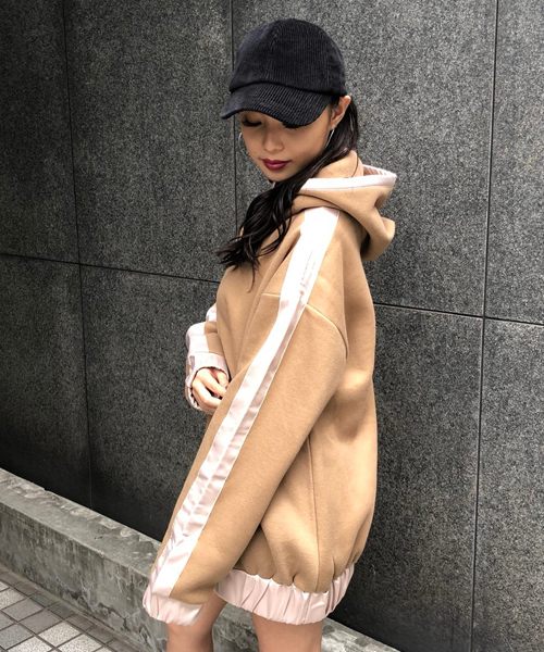 ENVYM（アンビー）の「サテンラインＰＯ（スウェット・レディース・ベージュ/ブラック/ホワイト・FREE）」の3枚目の写真