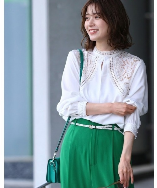 ドレスな立ち襟】肩を飾る魅力的シアーレースのきれいめブラウス