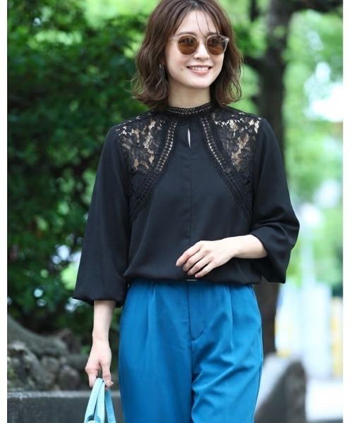 ドレスな立ち襟】肩を飾る魅力的シアーレースのきれいめブラウス
