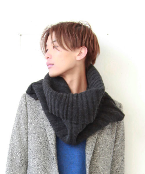 MIDWEST（ミッドウエスト）の「MID by MIDWEST  ネックウォーマスリットエアー（ネックウォーマー/スヌード・メンズ・ブラック/ダークグレー/ブラウン・FREE）」の3枚目の写真