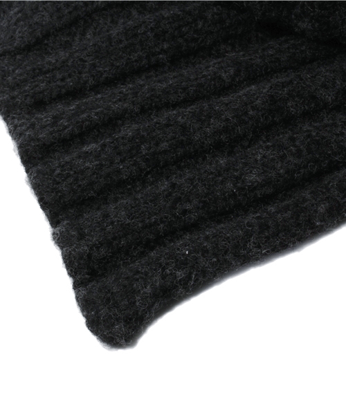 MIDWEST（ミッドウエスト）の「MID by MIDWEST  ネックウォーマスリットエアー（ネックウォーマー/スヌード・メンズ・ブラック/ダークグレー/ブラウン・FREE）」の6枚目の写真