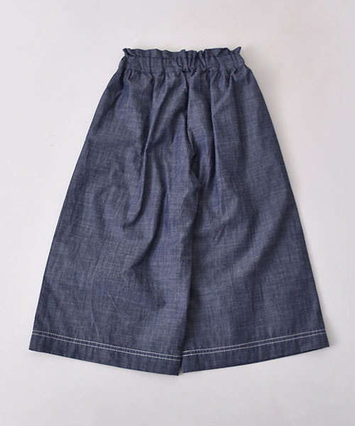BeBe(ベベ)の「BeBe/シャンブレーガウチョ8分丈パンツ(その他パンツ・キッズ・ネイビー・120/90/140/150/100/130/110)」の4枚目の写真
