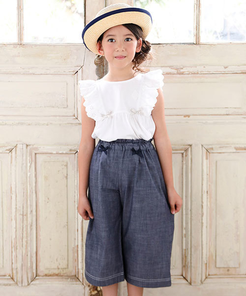 BeBe(ベベ)の「BeBe/シャンブレーガウチョ8分丈パンツ(その他パンツ・キッズ・ネイビー・120/90/140/150/100/130/110)」の7枚目の写真