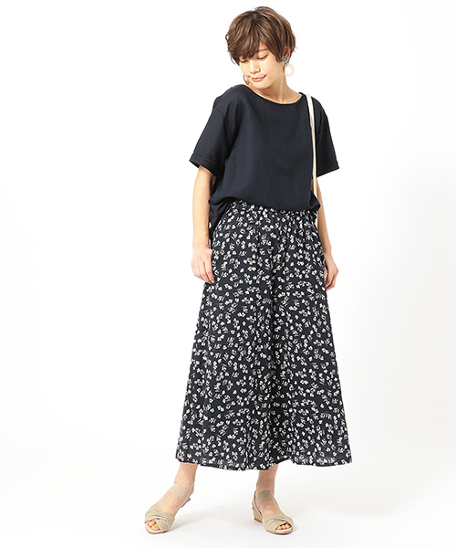 COMME CA ISM(コムサイズム)の「〔ONIGIRI〕花柄プリント楊柳シフォン ワイドパンツ(その他パンツ・レディース・ホワイト/ネイビー・LARGE/MEDIUM/SMALL)」の7枚目の写真