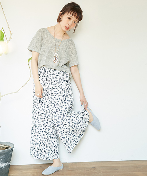 COMME CA ISM(コムサイズム)の「〔ONIGIRI〕花柄プリント楊柳シフォン ワイドパンツ(その他パンツ・レディース・ホワイト/ネイビー・LARGE/MEDIUM/SMALL)」の13枚目の写真