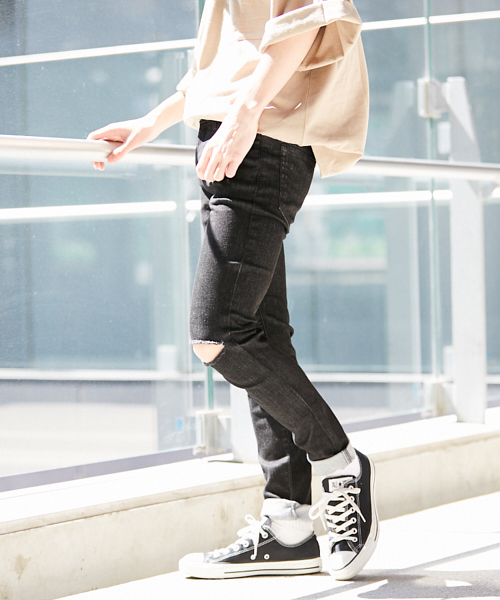 kutir(クティール)の「ウルトラストレッチスキニーデニムパンツ(デニムパンツ・メンズ・ブラック/ブラック系その他・SMALL/MEDIUM/LARGE)」の1枚目の写真