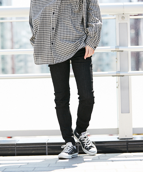 kutir(クティール)の「ウルトラストレッチスキニーデニムパンツ(デニムパンツ・メンズ・ブラック/ブラック系その他・SMALL/MEDIUM/LARGE)」の2枚目の写真