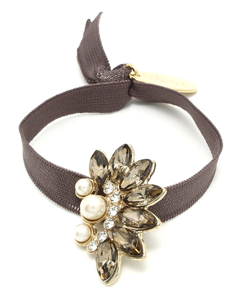 ODETTE E ODILE（オデットエオディール）の「クレデュ クレ/CC フラワービジューBR&ゴム（ブレスレット・レディース・グレー/ピンク/ケリー・フリー）」の2枚目の写真