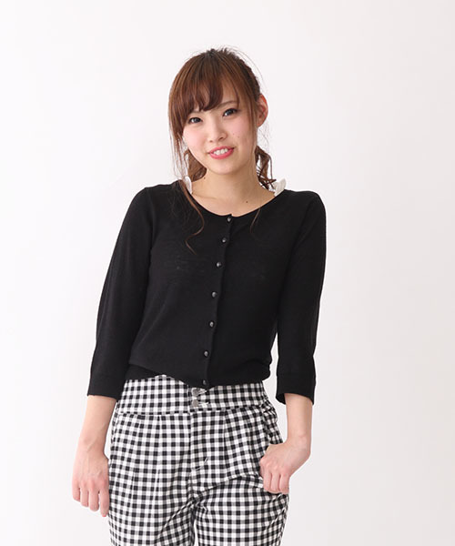 one after another NICE CLAUP(ワンアフターアナザーナイスクラップ)の「【ナイスクラップ】クルーネックカーディガン(カーディガン/ボレロ・レディース・サーモンピンク/レッド/ホワイト/イエロー/ブラック/ブルー・FREE)」の3枚目の写真
