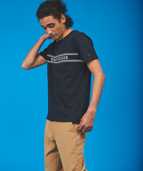 TOMMY HILFIGER（トミーヒルフィガー）の「【オンライン限定】ロープ ストライプ ロゴ Tシャツ ロゴ Tee カットソー カジュアル 半袖 Tシャツ（Tシャツ/カットソー・メンズ・ライトブルー/ネイビー/ホワイト・LARGE/MEDIUM/SMALL/X-LARGE）」の14枚目の写真
