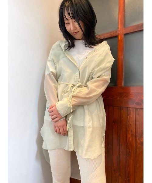 one way（ワンウェイ）の「シアーロングシャツ（シャツ/ブラウス・レディース・ベージュ/パープル/ライトグリーン・FREE）」の2枚目の写真