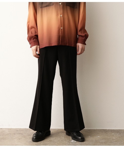 JUNRED(ジュンレッド)の「テクスチャーTRワイドフレアパンツ(スラックス・メンズ・ブラック/ダークブラウン・L/S/M)」の14枚目の写真