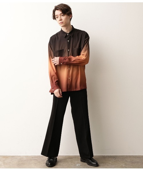 JUNRED(ジュンレッド)の「テクスチャーTRワイドフレアパンツ(スラックス・メンズ・ブラック/ダークブラウン・L/S/M)」の7枚目の写真