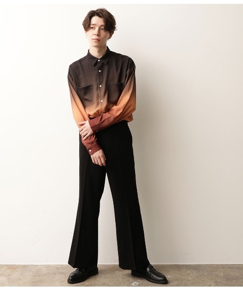 JUNRED(ジュンレッド)の「テクスチャーTRワイドフレアパンツ(スラックス・メンズ・ブラック/ダークブラウン・L/S/M)」の11枚目の写真