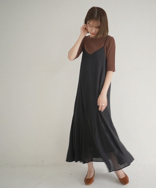 Cheek（チーク）の「サテン花柄ジャガードキャミワンピース（ワンピース・レディース・ブラック/クリーム/グレイッシュブルー/キャメル・MEDIUM）」の2枚目の写真