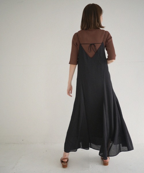 Cheek（チーク）の「サテン花柄ジャガードキャミワンピース（ワンピース・レディース・ブラック/クリーム/グレイッシュブルー/キャメル・MEDIUM）」の13枚目の写真