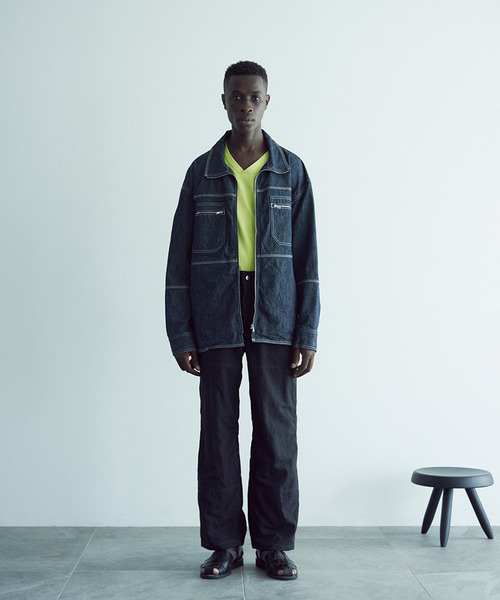 KIIT(キート)の「KIIT キート / ヘリンボーンデニムジャケット カバーオール 2WAY 配色ステッチ スタンドカラー ドロップショルダー ワイド ボックス ビッグシルエット / KIK-Y98B-003(デニムジャケット・メンズ・インディゴブルー・1/2/3)」の3枚目の写真