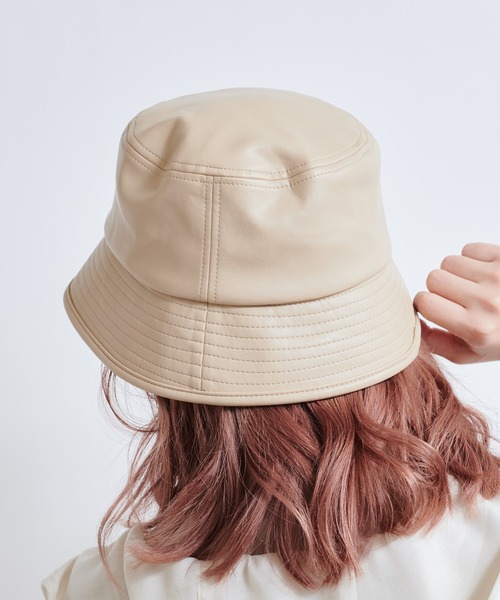 DouDou（ドゥドゥ）の「エコレザーバケットハット（ハット・レディース・ベージュ/ブラック・FREE）」の5枚目の写真