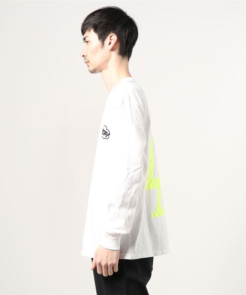 STUD MUFFIN（スタッドマフィン）の「STUD MUFFIN/スタッド マフィン/バックLAフォームプリントL/Sカットソー/114-02367（Tシャツ/カットソー・メンズ・ホワイト/オレンジ/ブラック・2/3/4）」の4枚目の写真