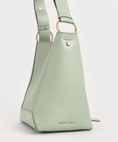 SNAKED LOWS STUDS TOTE BAG スタッズトートバッグ CHARLES & KEITH（チャールズ & キース）の「スタッズ トート