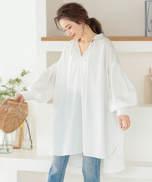 KOBE LETTUCE（コウベレタス）の「ボリュームスリーブスキッパーチュニック（チュニック・レディース・オフホワイト/グレイッシュベージュ/グリーン系その他・FREE）」の2枚目の写真