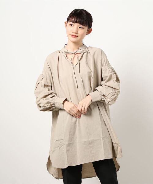 KOBE LETTUCE（コウベレタス）の「ボリュームスリーブスキッパーチュニック（チュニック・レディース・オフホワイト/グレイッシュベージュ/グリーン系その他・FREE）」の13枚目の写真