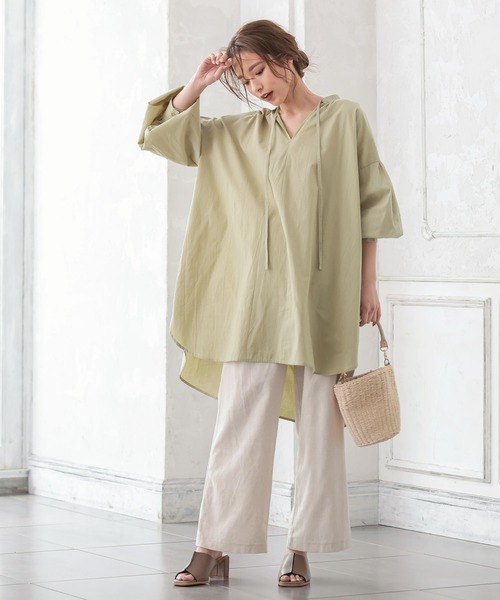 KOBE LETTUCE（コウベレタス）の「ボリュームスリーブスキッパーチュニック（チュニック・レディース・オフホワイト/グレイッシュベージュ/グリーン系その他・FREE）」の6枚目の写真