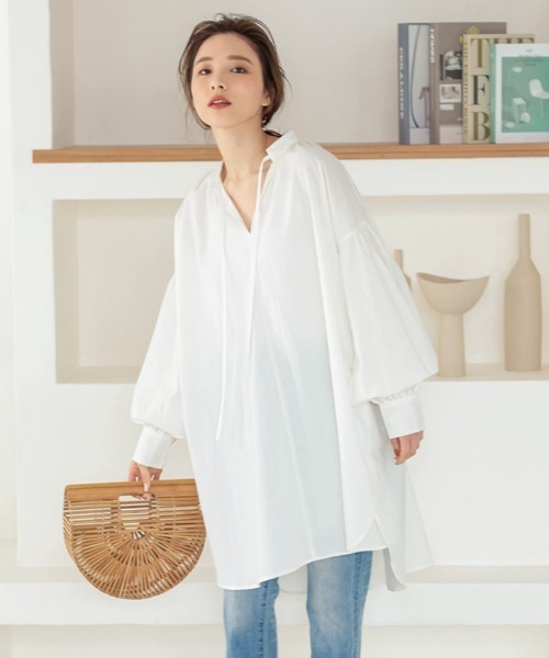 KOBE LETTUCE（コウベレタス）の「ボリュームスリーブスキッパーチュニック（チュニック・レディース・オフホワイト/グレイッシュベージュ/グリーン系その他・FREE）」の10枚目の写真