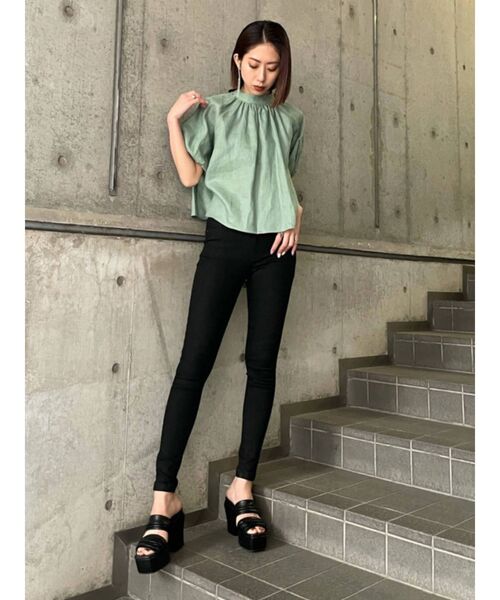 EMODA（エモダ）の「ワイドギャザーハイヒール（サンダル・レディース・アイボリー/グレー/ブラック・SMALL/MEDIUM/LARGE）」の10枚目の写真