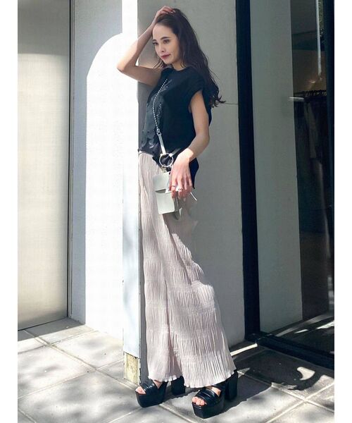 EMODA（エモダ）の「ワイドギャザーハイヒール（サンダル・レディース・アイボリー/グレー/ブラック・SMALL/MEDIUM/LARGE）」の5枚目の写真