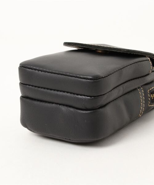 Fun & Daily（ファンアンドデイリー）の「F&D : Cow Leather Square Waist Bag（ボディバッグ/ウエストポーチ・レディース・ブラック・FREE）」の4枚目の写真