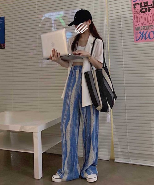 MANGROVE（マングローブ）の「インクペインティングストライププリーツパンツ（その他パンツ・レディース・ブルー/グリーン/ブラック・FREE）」の6枚目の写真