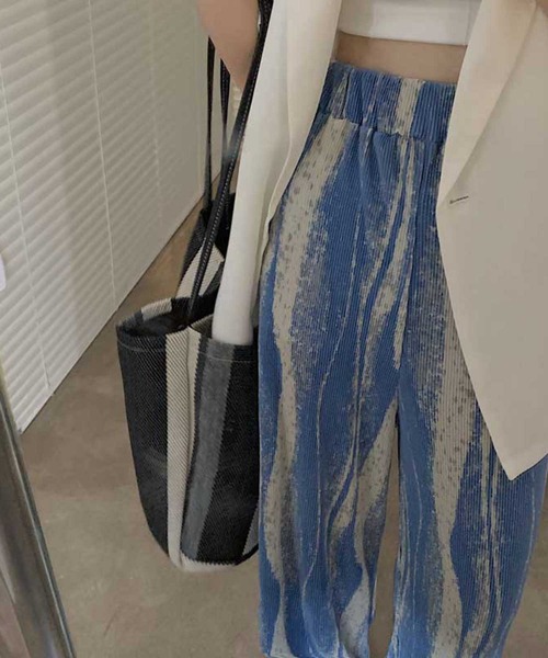 MANGROVE（マングローブ）の「インクペインティングストライププリーツパンツ（その他パンツ・レディース・ブルー/グリーン/ブラック・FREE）」の8枚目の写真