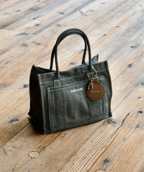 財布、スマホ、ポーチ、ペットボトルがちょうど収まるサイズ DAILY