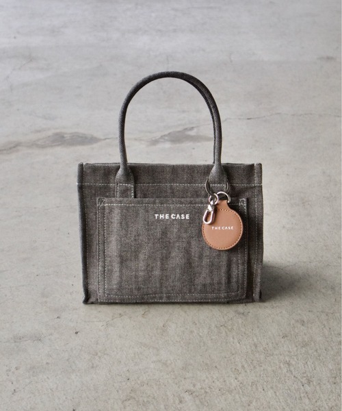 財布、スマホ、ポーチ、ペットボトルがちょうど収まるサイズ DAILY